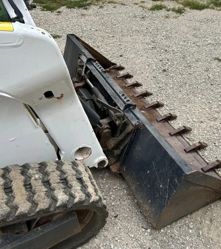 2022 Bobcat T76 R-Series tracked skid steer loader