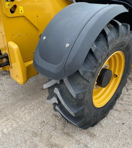 2019 Caterpillar TH408D 4x4x4 Ag Handler
