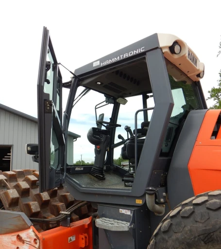 2016 Hamm H11I vibratory roller