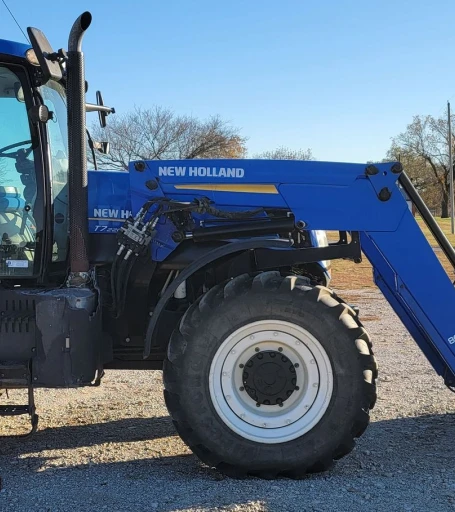 2014 New Holland T7.220 MFWD tractor