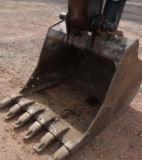 2015 John Deere 210G LC  excavator