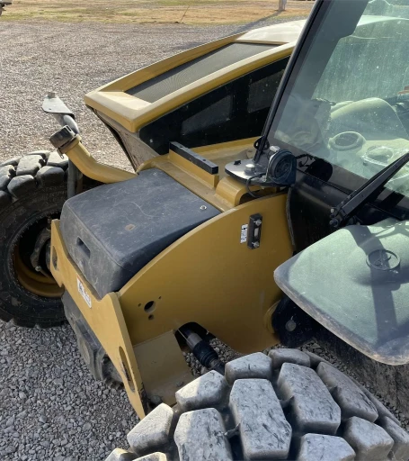 2015 Caterpillar TH255C Telehandler