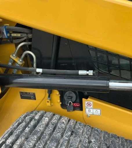 2015 Caterpillar 277D tracked skid steer loader