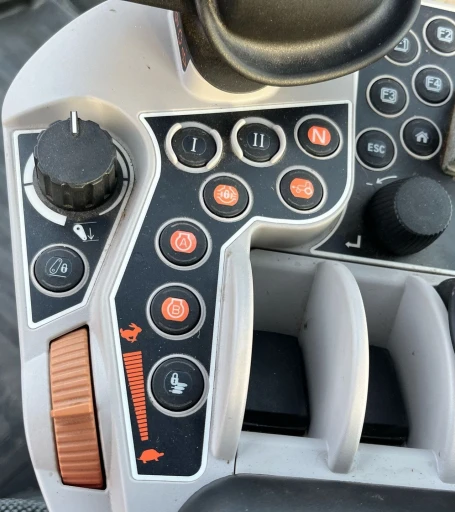 2018 Kubota M7-171 MFWD tractor
