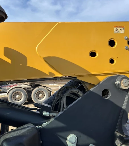 2010 Caterpillar TL943 telehandler