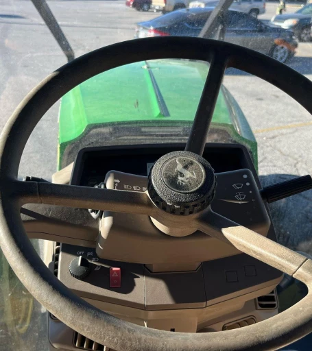 2015 John Deere 6125M MFWD tractor