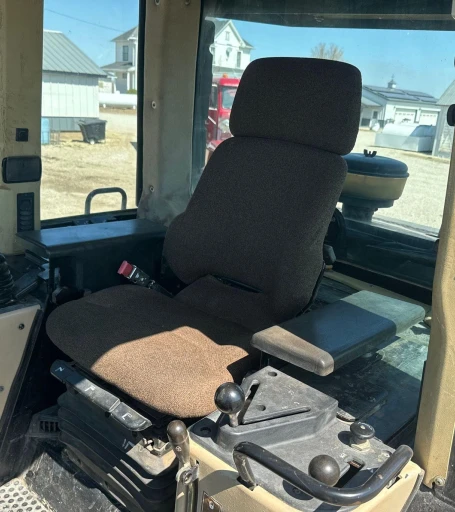 2002 Caterpillar 953C track loader