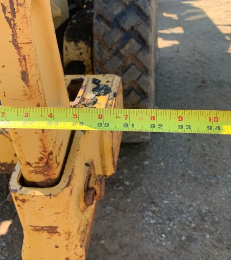 2001 Caterpillar 140H motor grader