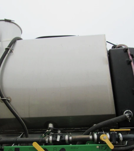 2014 John Deere R4038 self-propelled sprayer