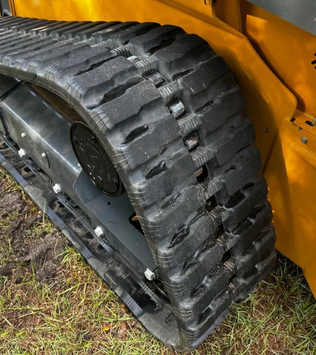 2022 John Deere 325G tracked skid steer