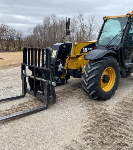 2019 Caterpillar TH408D 4x4x4 Handler