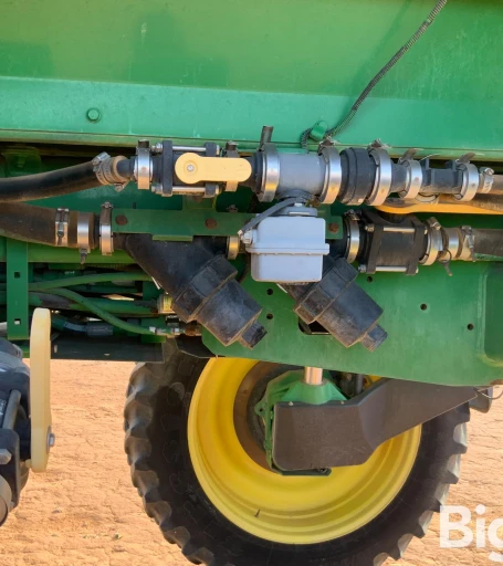 2011 John Deere 4730 Self-Propelled Sprayer