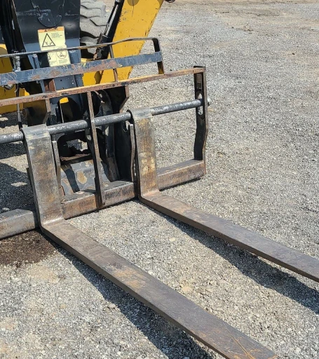 2017 Caterpillar TL1255D telehandler