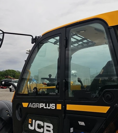 2023 JCB 542-70AG telehandler