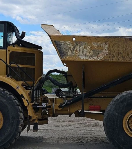 2013 Caterpillar 740B haul truck