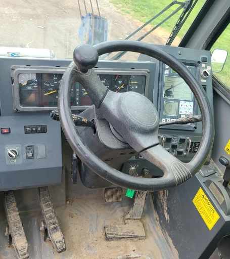 2011 Tadano GR300XL crane