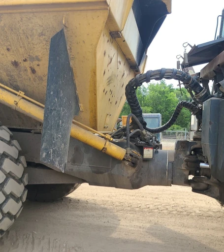 2013 Komatsu HM400-3 haul truck