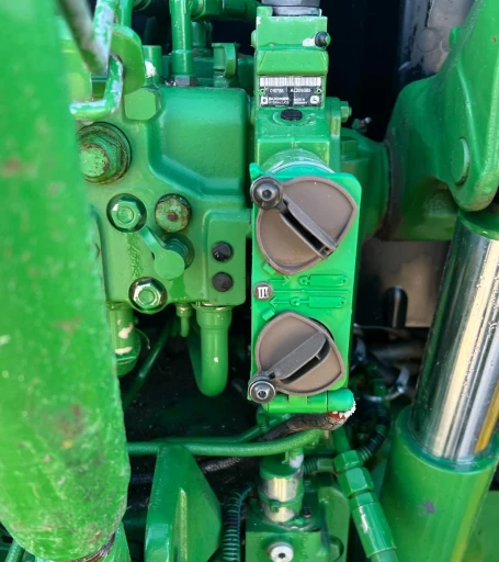 2013 John Deere 6125R MFWD Tractor Loader