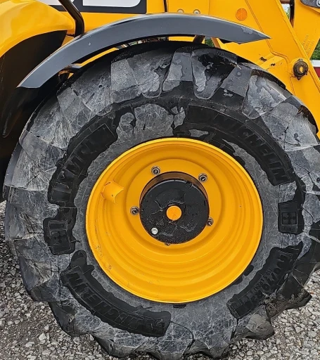 2023 JCB 542-70AG telehandler