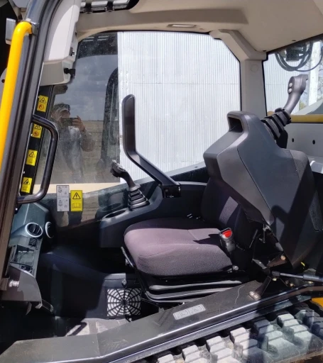 2021 JCB 215T Super tracked skid steer loader