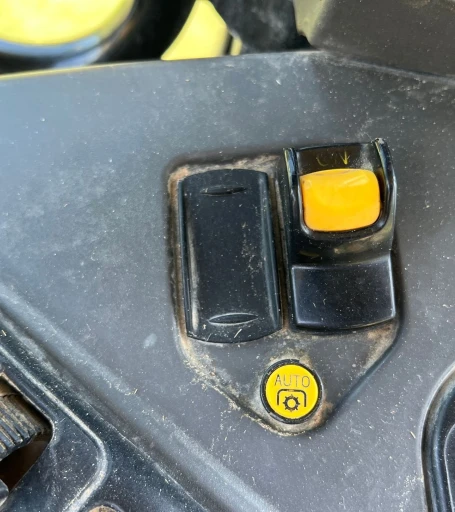 2014 Challenger MT585D tractor
