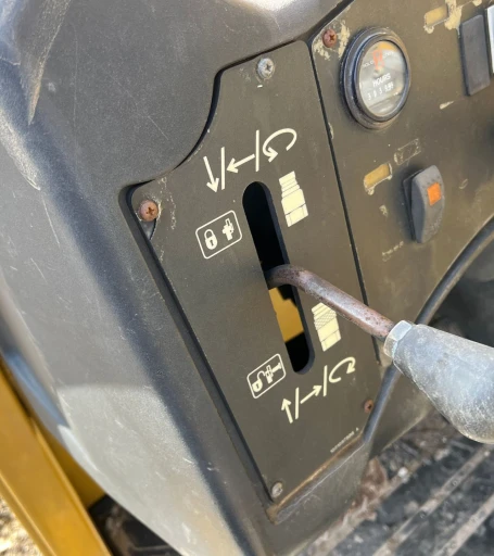 2010 Caterpillar TL943 telehandler