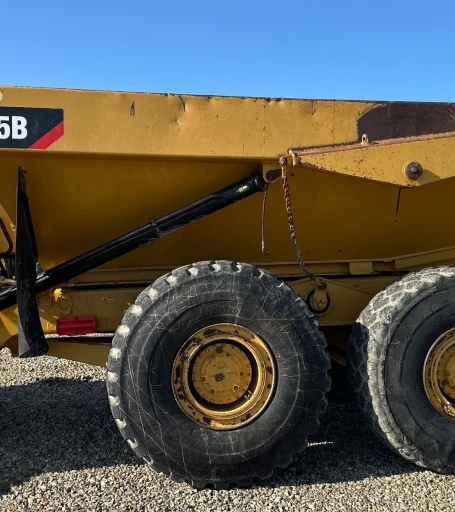 2013 Caterpillar 735B haul truck