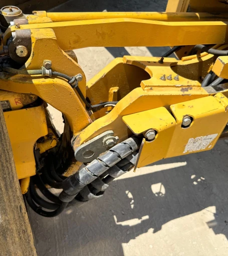 2011 John Deere 772G motor grader