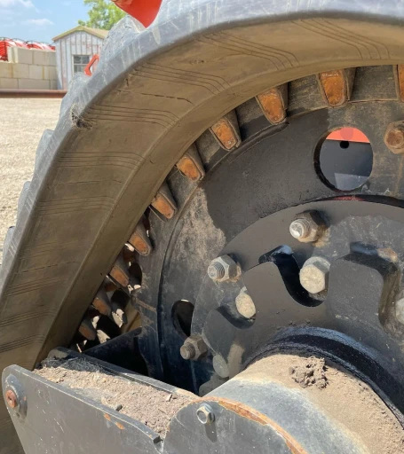 2011 Ditch Witch RT115 Quad vibratory cable plow