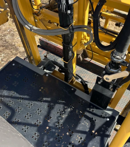 2013 Rogator RG1100 applicator