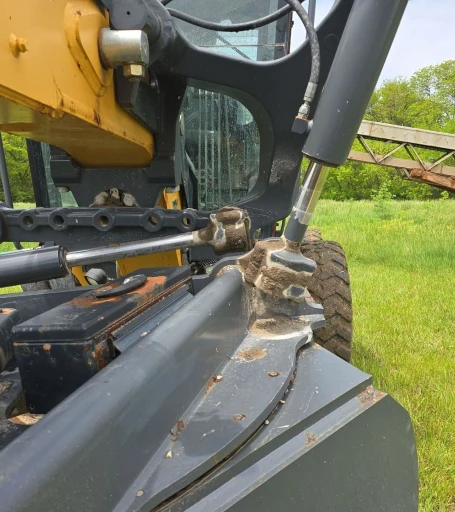 2013 John Deere 770G motor grader