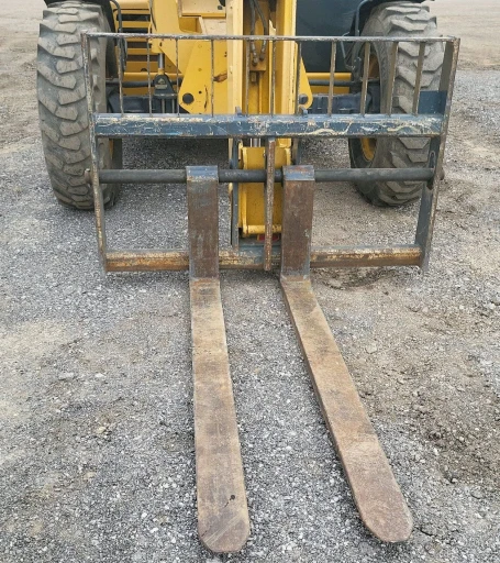 2017 Gehl DL1240 telehandler