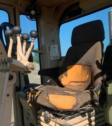 2001 Caterpillar 140H motor grader