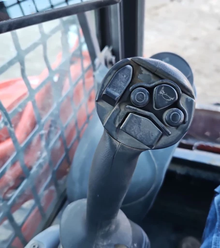 2022 Kubota SVL97-2 tracked skid steer loader