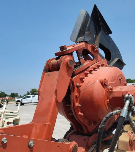 2012 Ditch Witch RT120 Quad vibratory cable plow