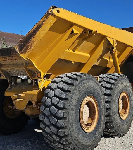 2000 John Deere 400C haul truck
