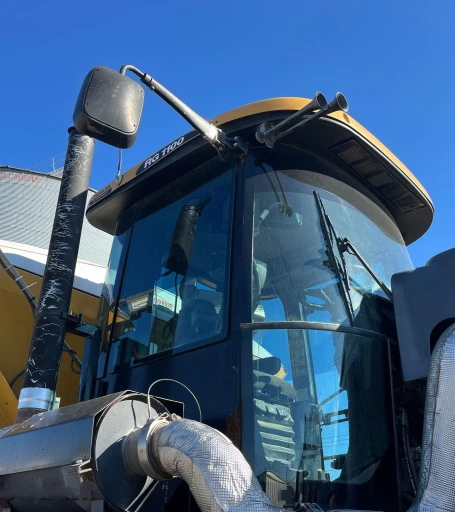 2013 Rogator RG1100 applicator