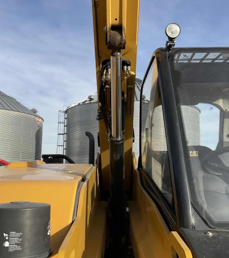 2012 Caterpillar TH406 4x4x4 Telehandler