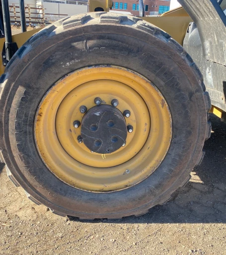 2017 Caterpillar TL1055D telehandler
