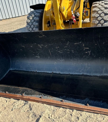 2023 Caterpillar 908 wheel loader