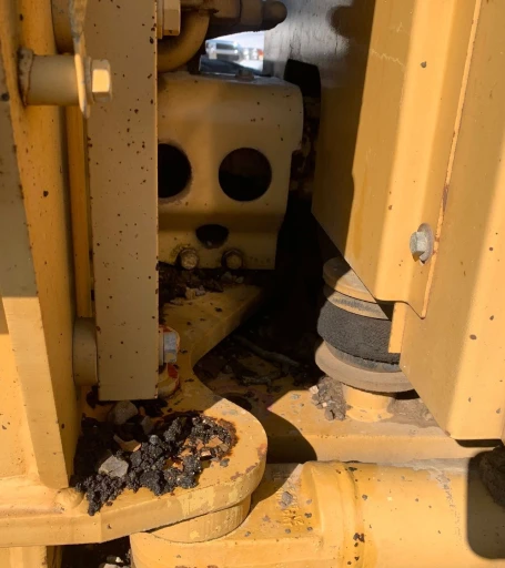 2001 Caterpillar 140H motor grader