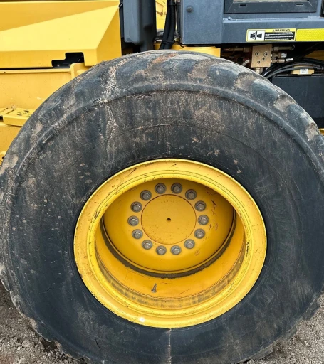 2013 John Deere 772GP motor grader